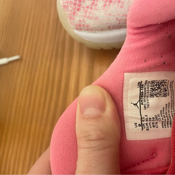 Air Jordan 11 Retro Low pink - Picture 5 of 9